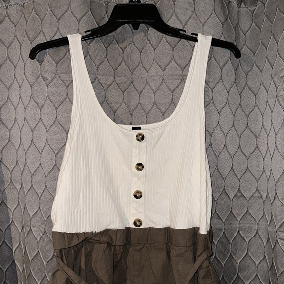 Romper - Picture 2 of 3